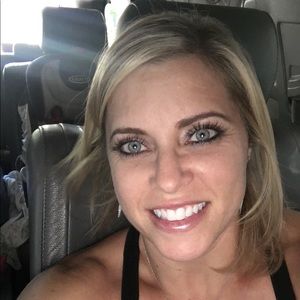 Meet your Posher, Robyn